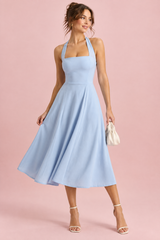 Vestido midi azul claro con falda skater y escote cuadrado