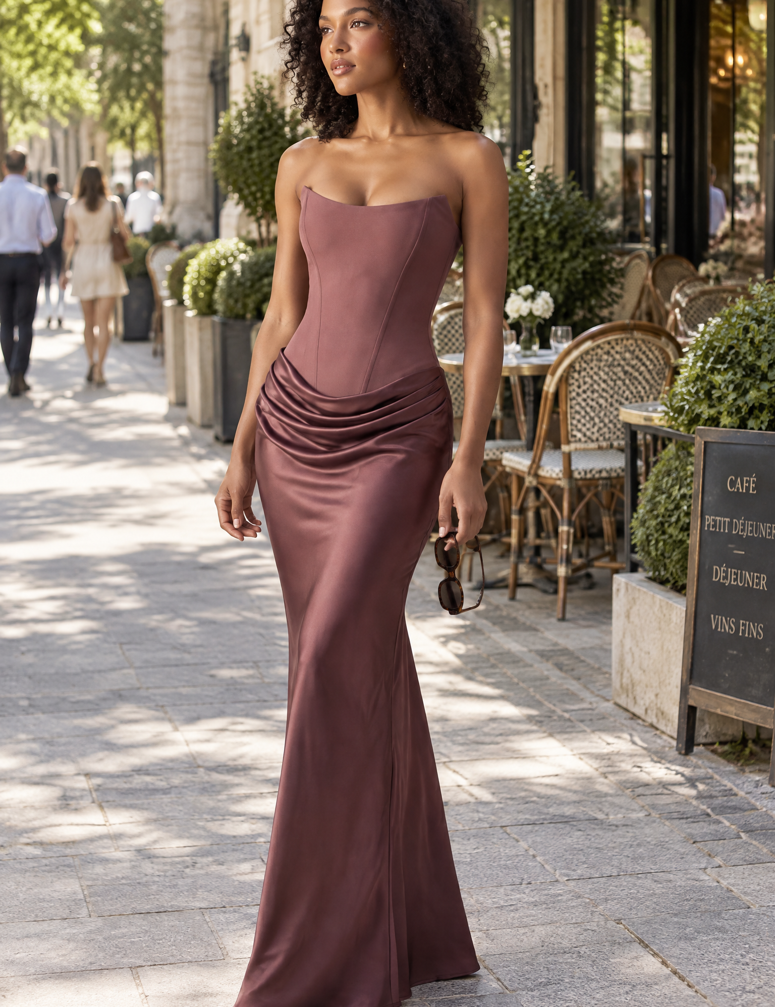 Robe longue corset bordeaux bustier | Photo lifestyle | Lounelle Paris