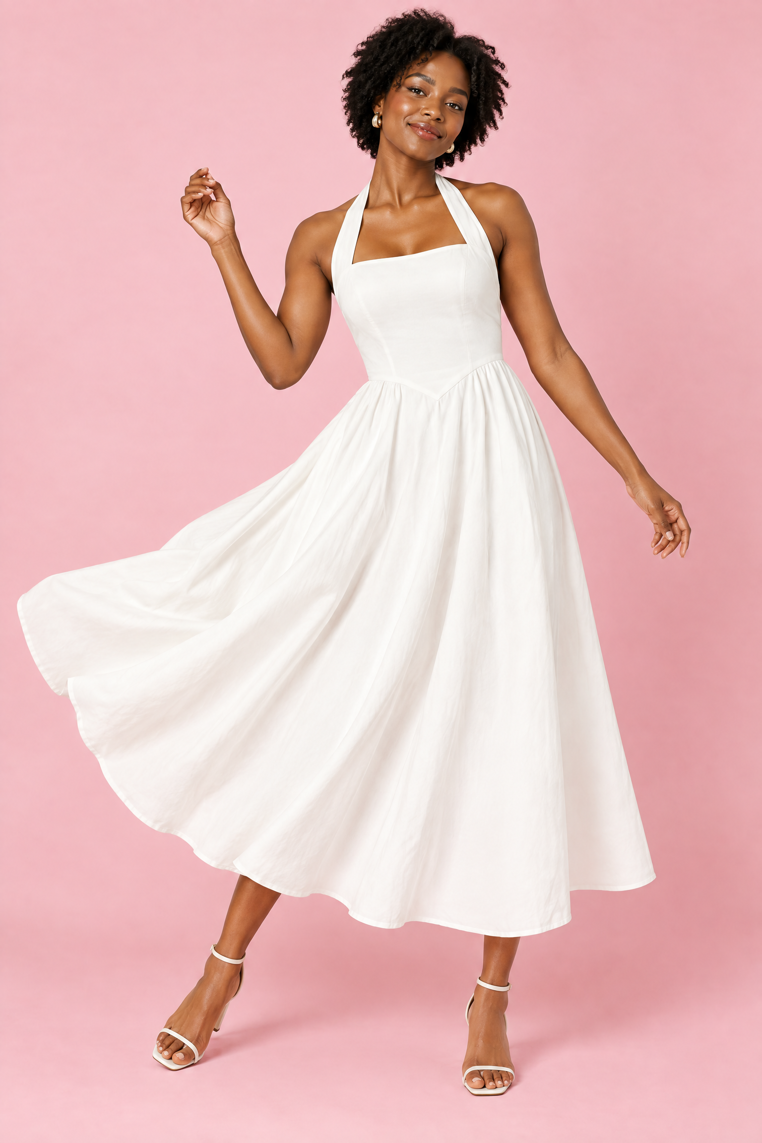 Robe midi patineuse blanche à encolure américaine | Vue en mouvement | Lounelle Paris