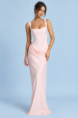 Vestido largo rosa fruncido con escote cuadrado
