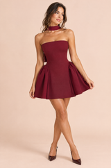 Vestido mini burdeos de corte evasé con espalda descubierta