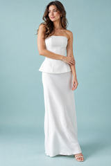 Conjunto blanco de falda de dos piezas con espalda descubierta