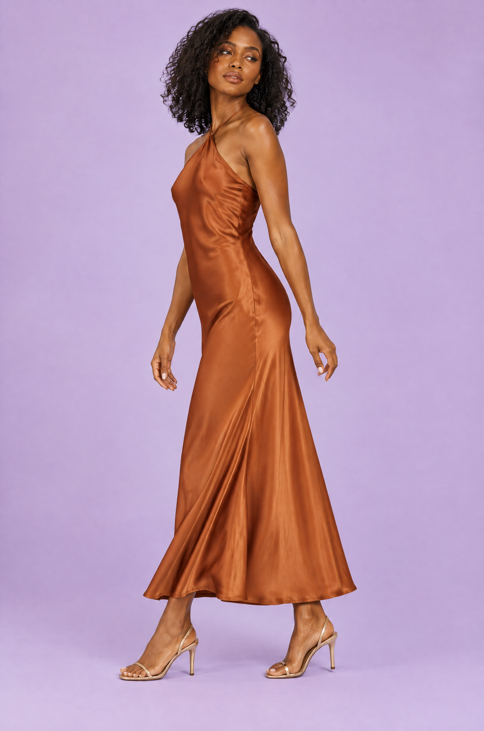 Robe longue marron torsadée à encolure américaine, effet cape | Vue de dos | Lounelle Paris