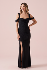 Vestido largo negro drapeado cruzado con escote cuadrado