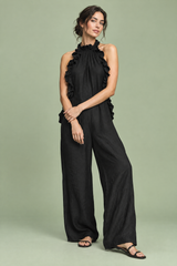 Vestido largo negro con volantes y escote halter