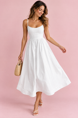 Vestido midi blanco plisado de corte evasé