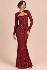 Vestido largo rojo de encaje con escote corazón