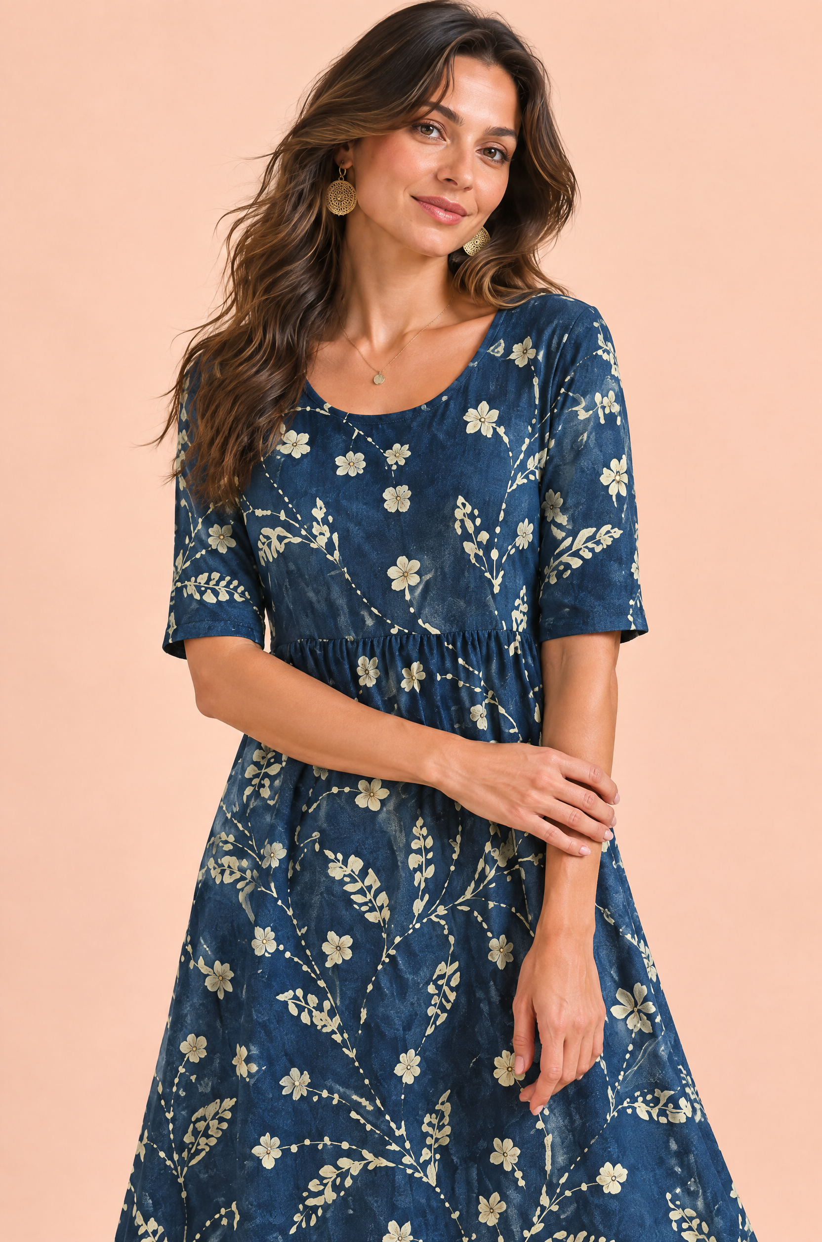 Robe midi trapèze à motif floral bleu marine | Vue rapprochée | Lounelle Paris