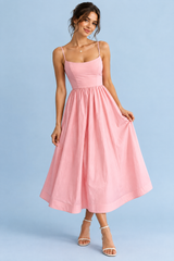 Vestido midi rosa plisado de corte evasé