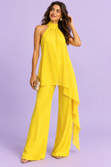 Conjunto fluido amarillo de pantalón y top sin mangas