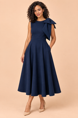Vestido midi azul marino de escote asimétrico con lazo en la manga