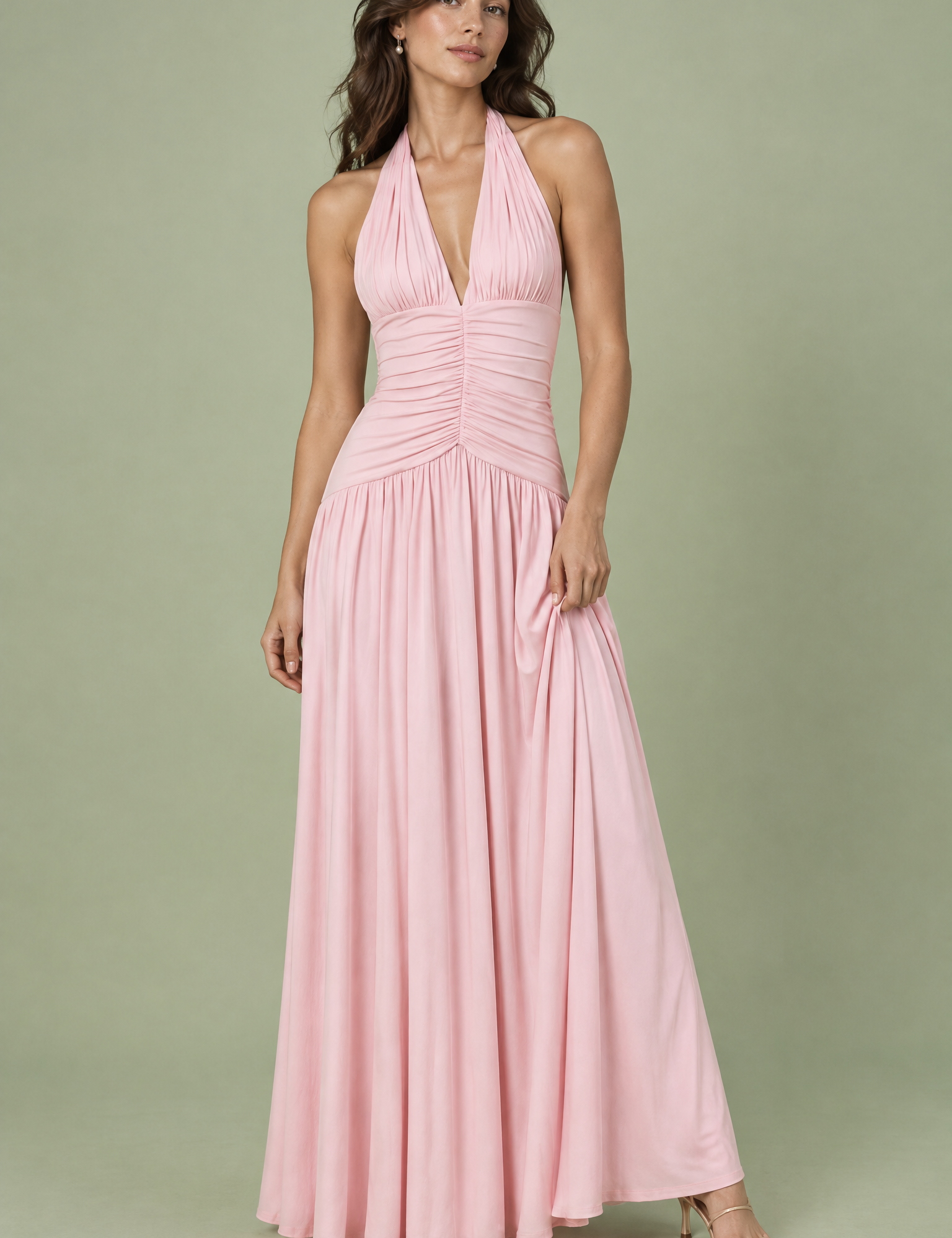 Robe longue rose à décolleté plongeant et détails froncés | Vue de face | Lounelle Paris