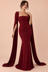 Vestido largo ajustado rojo con escote cuadrado