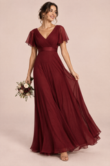 Vestido burdeos plisado con escote en V