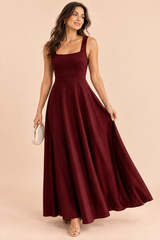 Vestido midi burdeos con escote corazón