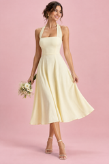 Vestido midi amarillo pálido con falda skater y escote cuadrado
