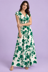 Vestido largo verde con estampado floral y cintura fruncida