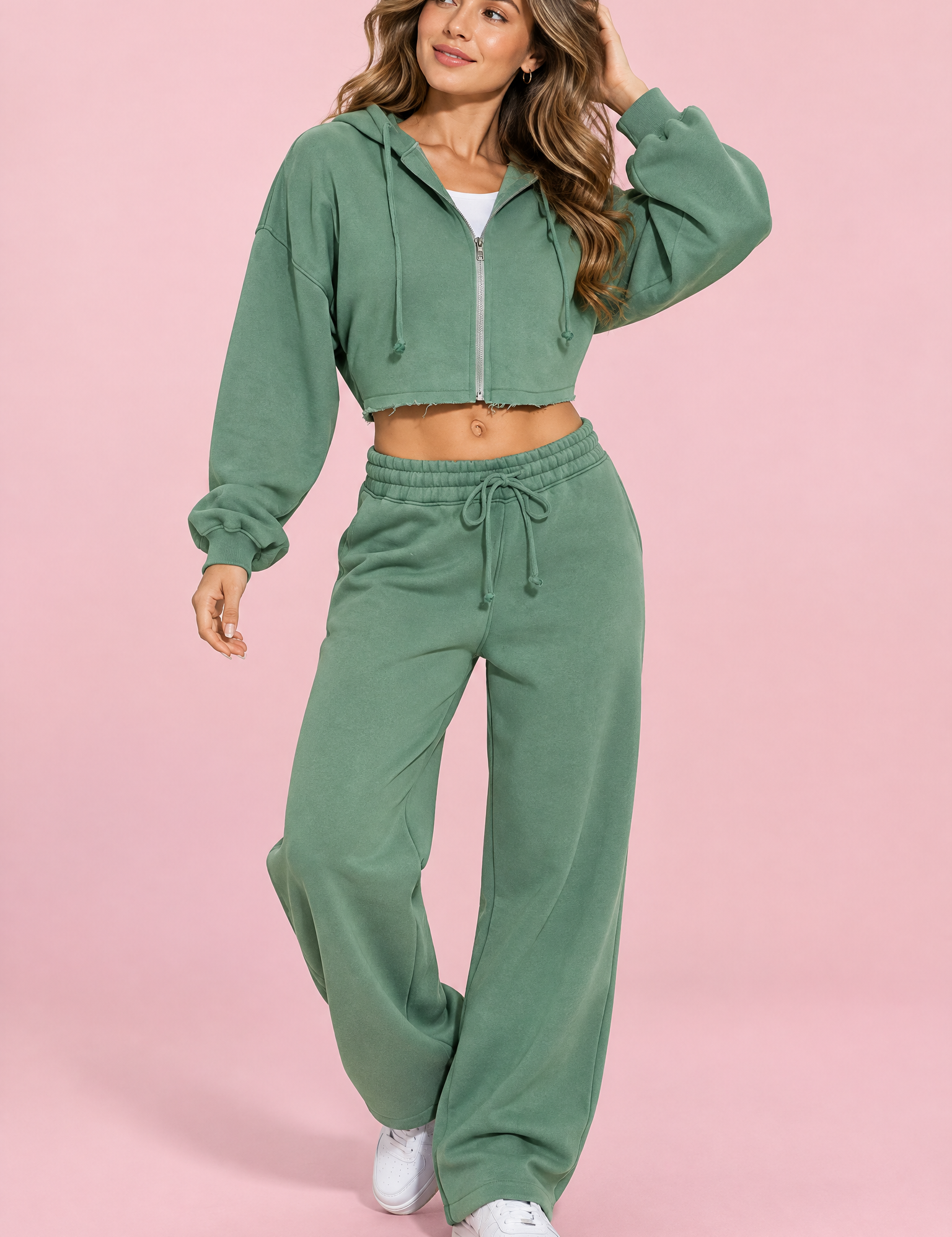 Ensemble vert sauge avec sweat zippé court | Vue de face | Lounelle Paris