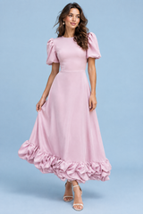 Vestido largo rosa con mangas abullonadas y volantes