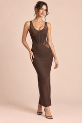 Vestido largo marrón con corsé y paneles