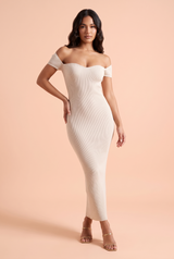 Vestido midi blanco roto con escote bardot y manga corta