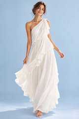 Vestido blanco de un solo hombro con volantes
