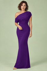 Vestido largo morado de escote Bardot y tirante retorcido
