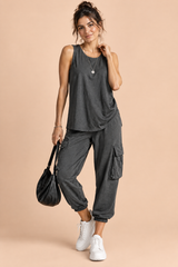 Conjunto fluido de chaleco sin mangas y pantalón tobillero gris oscuro
