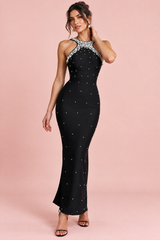 Vestido largo negro con escote halter y strass