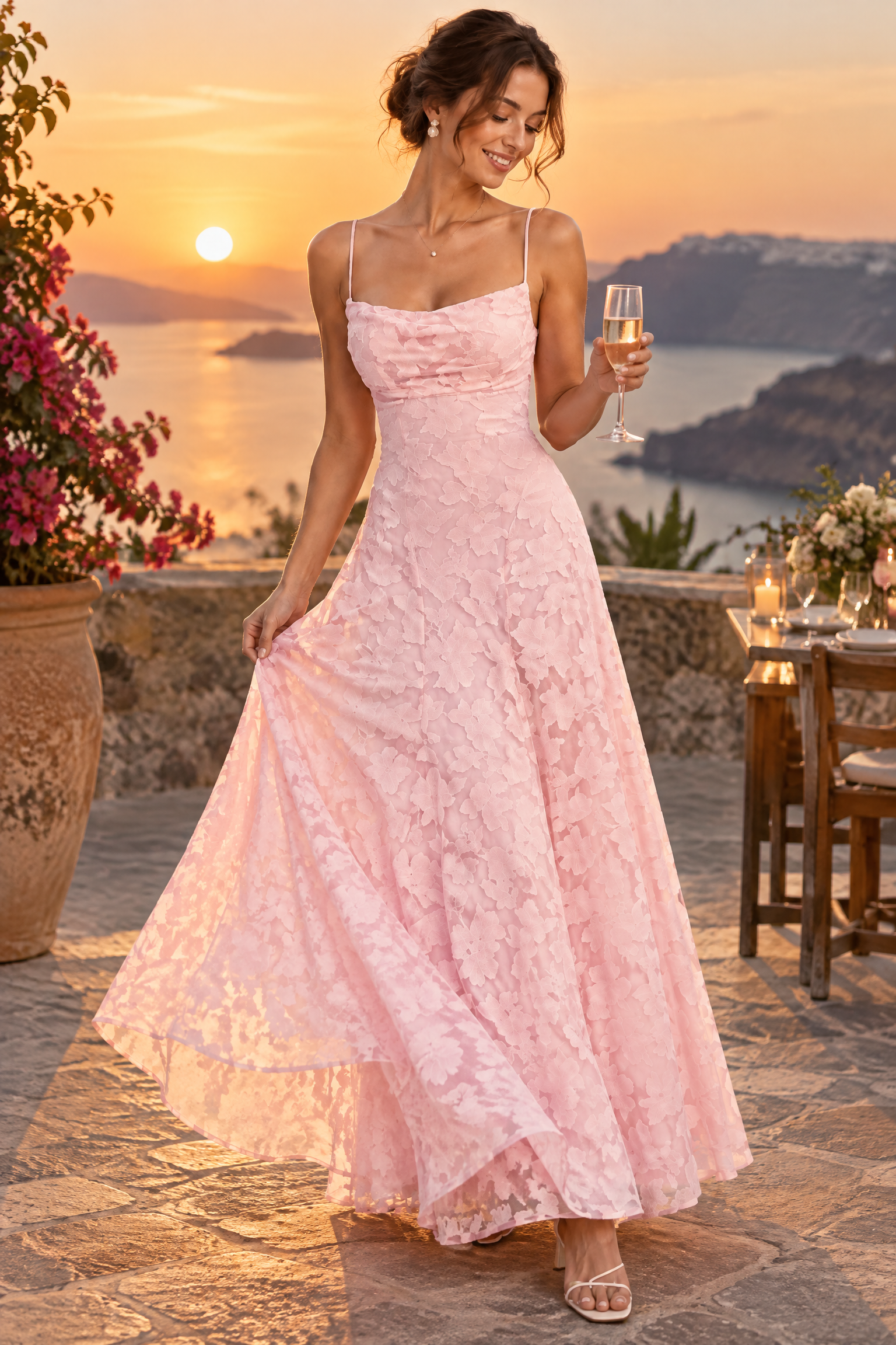 Robe longue fleurie rose à col bénitier | Deuxième photo lifestyle | Lounelle Paris