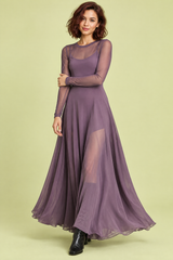 Vestido largo morado con paneles de malla
