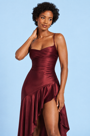Robe asymétrique bordeaux à col bénitier | Vue rapprochée | Lounelle Paris