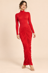 Vestido largo rojo con frunces y manga larga