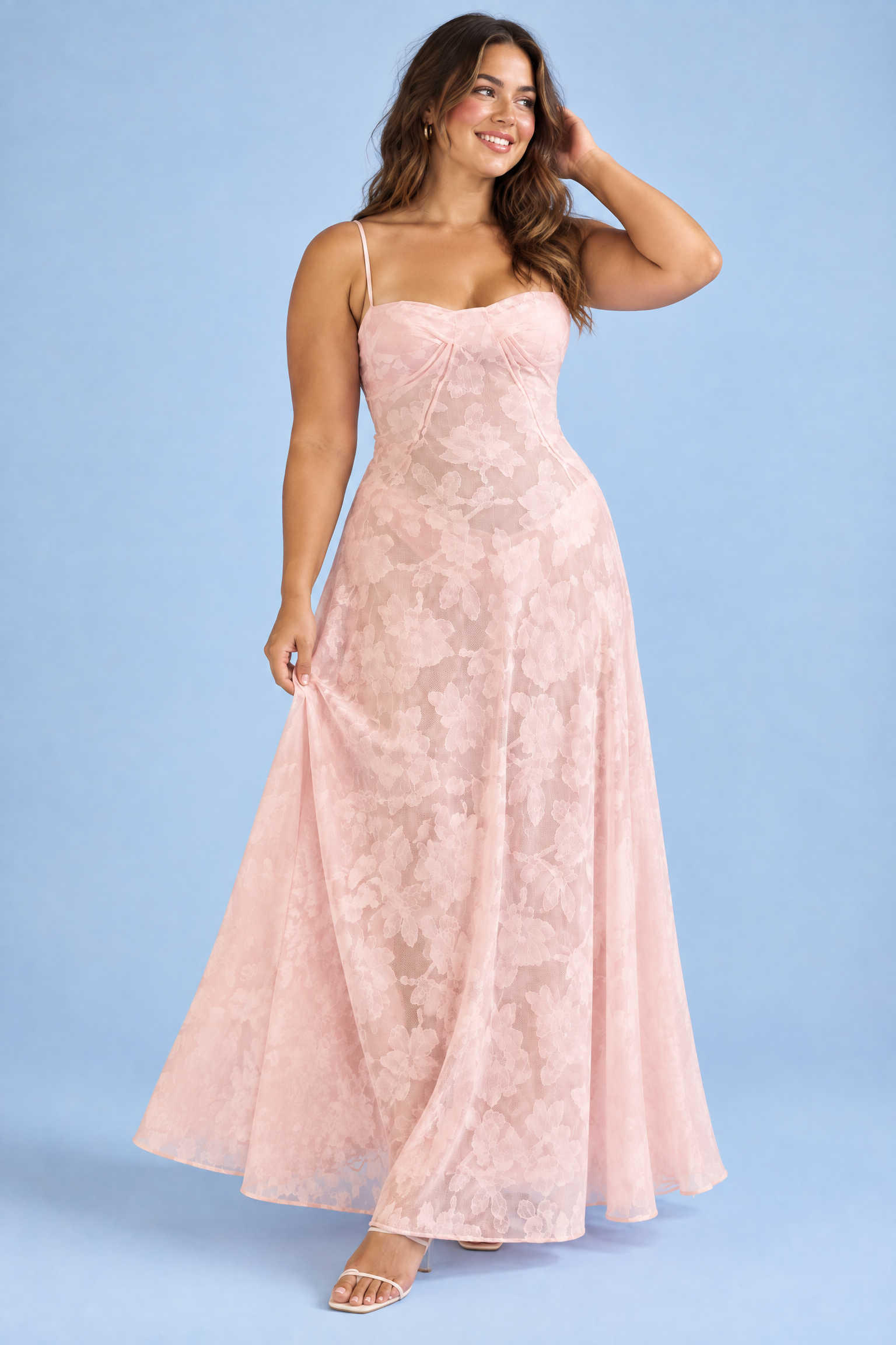 Robe longue fleurie rose | Porté sur une silhouette plus ronde | Lounelle Paris
