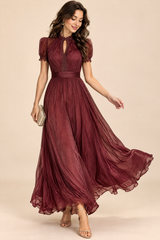 Vestido largo plisado burdeos