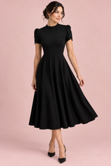 Vestido midi negro con cuello redondo y mangas abullonadas