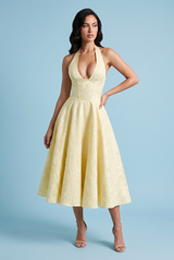 Vestido midi de jacquard con escote halter en amarillo