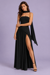 Vestido largo negro de escote asimétrico