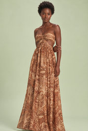 Robe longue marron à col licou et découpes | Vue rapprochée | Lounelle Paris