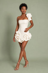 Vestido bustier asimétrico volante