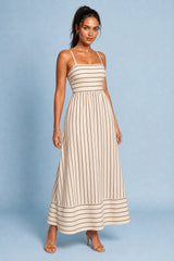 Vestido largo beige de rayas con espalda descubierta