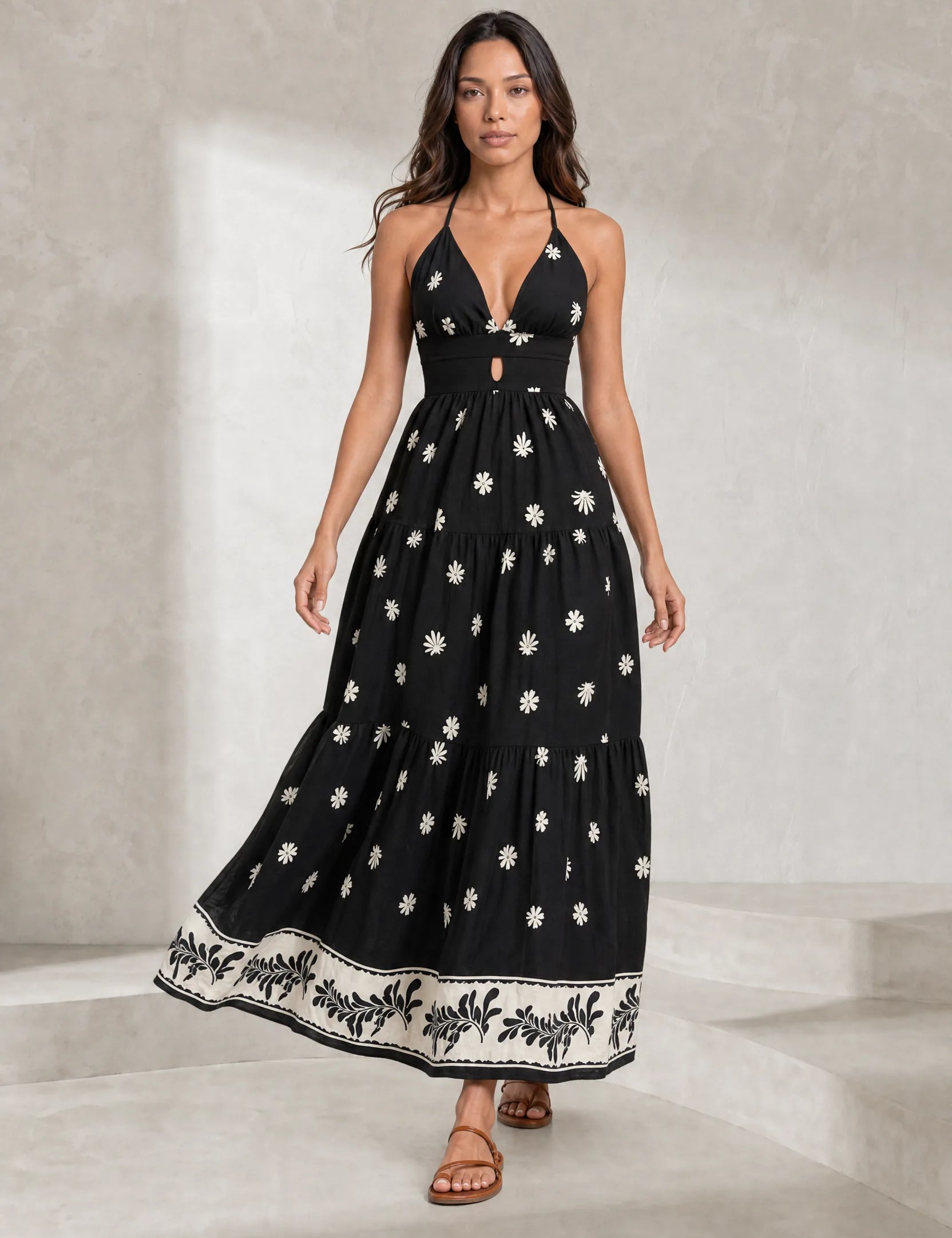 Robe longue noire fleurie dos nu | Lounelle Paris