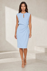 Robe sans manches encolure ajourée