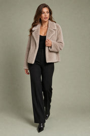 Veste beige effet fausse fourrure | Vue de face | Lounelle Paris